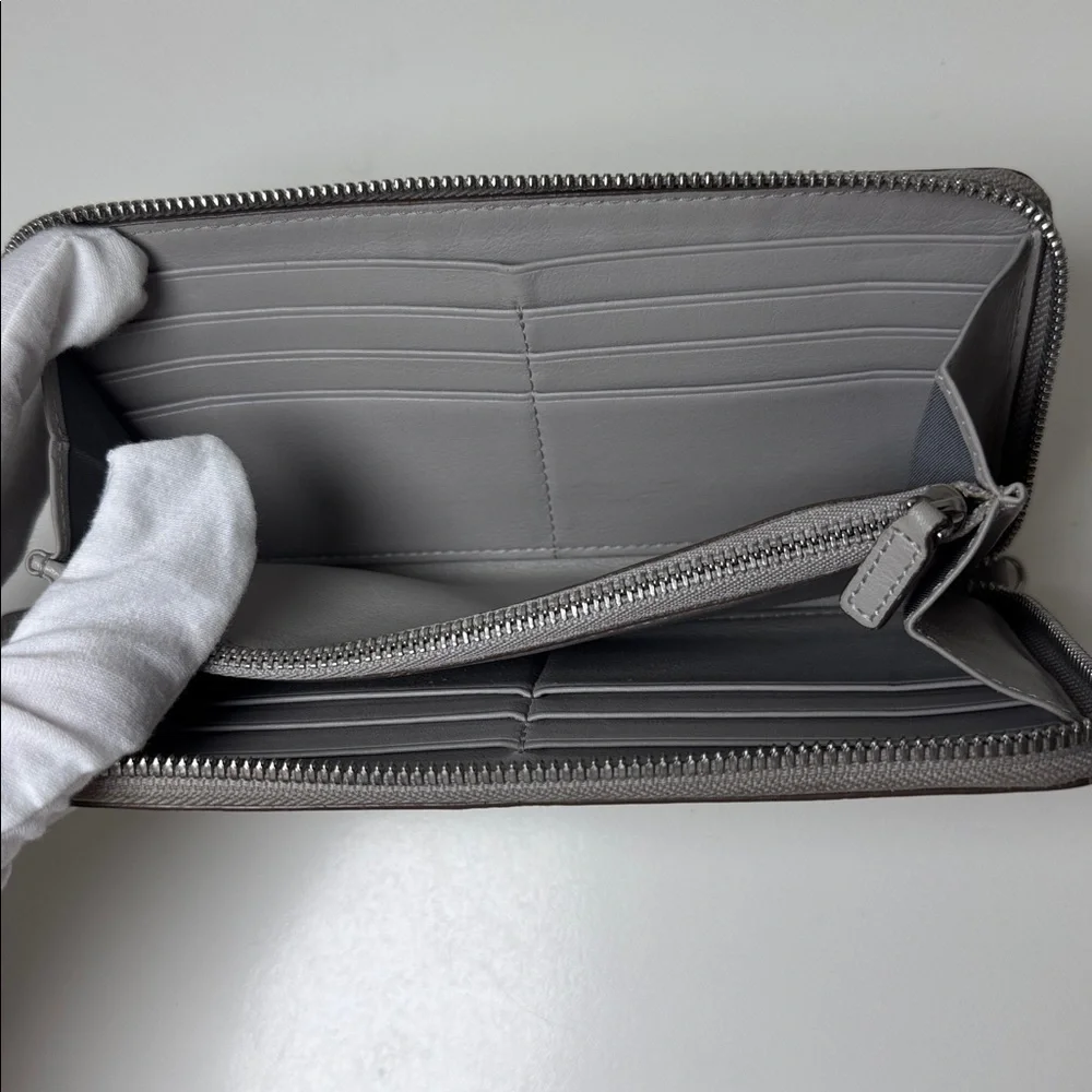 MCM Visetos Zip-Around Continental Wallet – Champagne Beige | Authentic